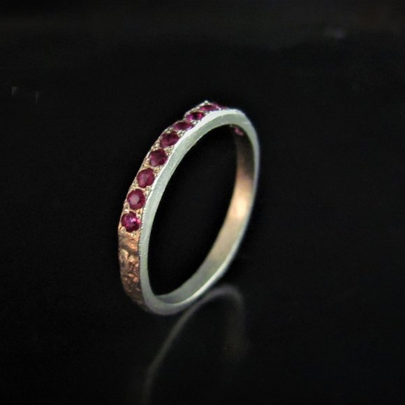 Ruby ring. 14K yellow gold ring set with 15 Ruby. - Picture 11 of 15